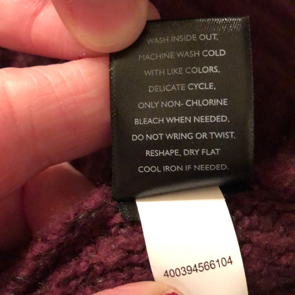 New Vera Wang Burgundy Turtleneck Sweater - Picture 8 of 8